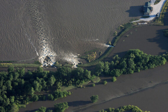 Elsberry, MO, June 20, 2008 -- A levee in the Elsberry levee district breaks, flooding farmland and houses in the area. Jocelyn Augustino/FEMA